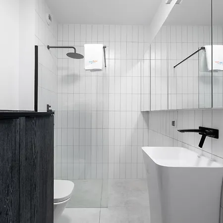 Pure Inzynierska - Parking Free ヴロツワフ